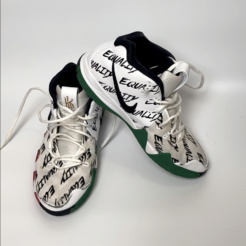 Nike Kyrie 4 BHM equality shoe sz 7 youth